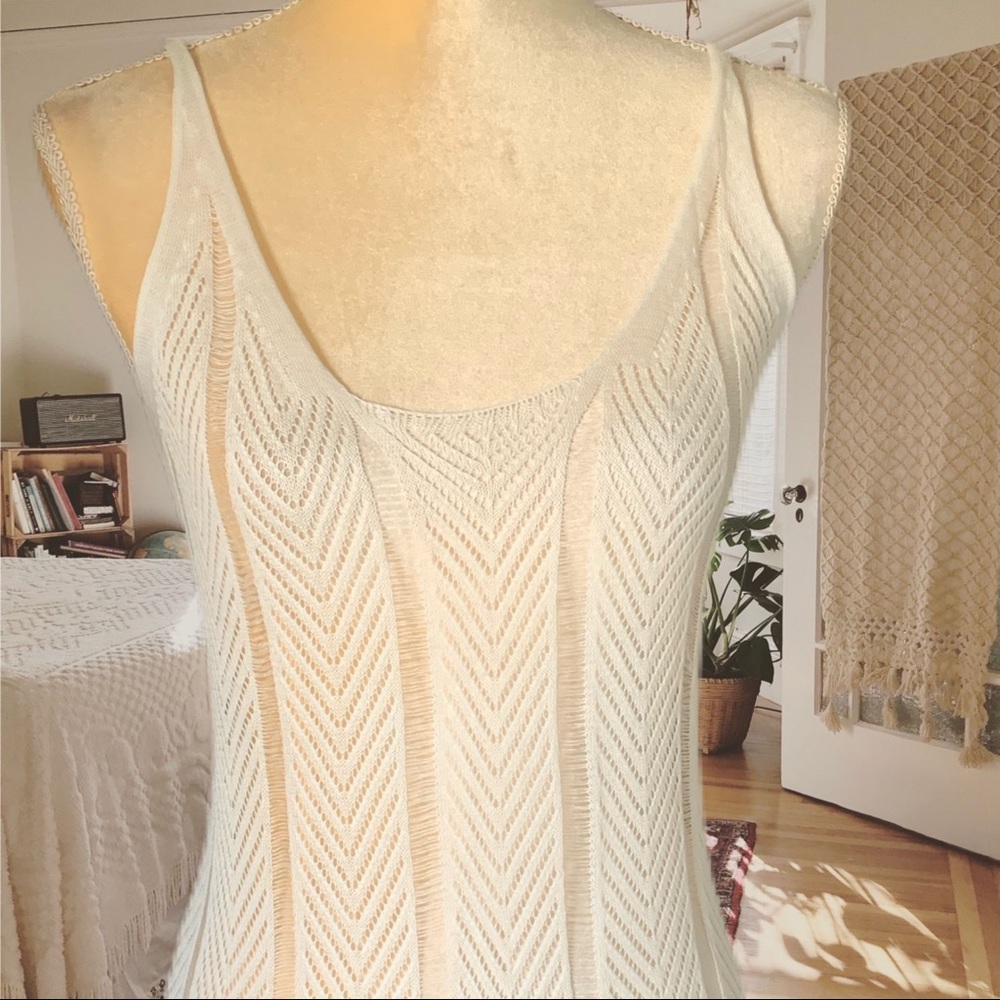 White cover up - Picture 7 of 8